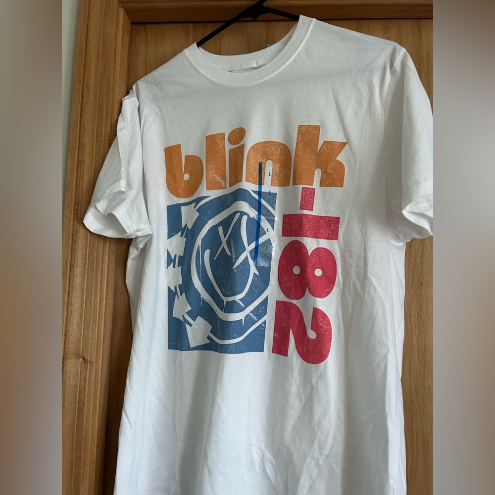 NWT Blink 182 Band Large T-shirt Cotton White Pink Blue New